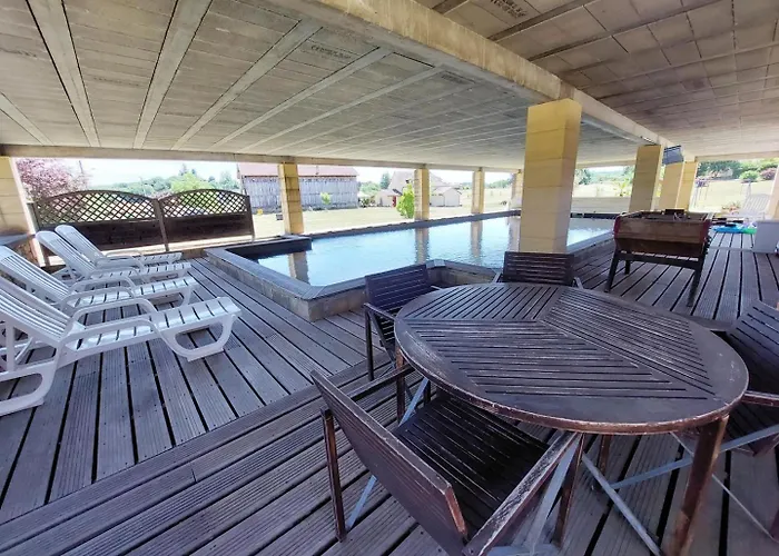 Feriehus Bayaou Avec Piscine Couverte A Sarlat-la-Canéda