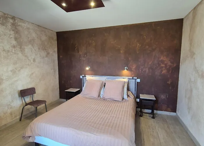 Feriehus Bayaou Avec Piscine Couverte A Sarlat-la-Canéda