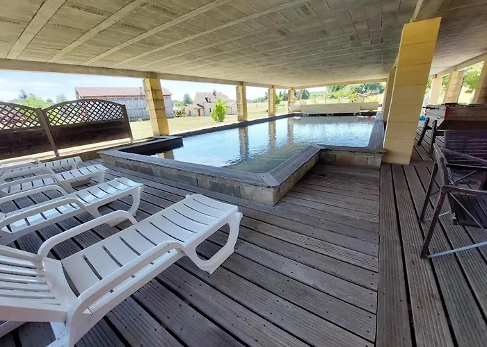 Feriehus Bayaou Avec Piscine Couverte A Sarlat-la-Canéda